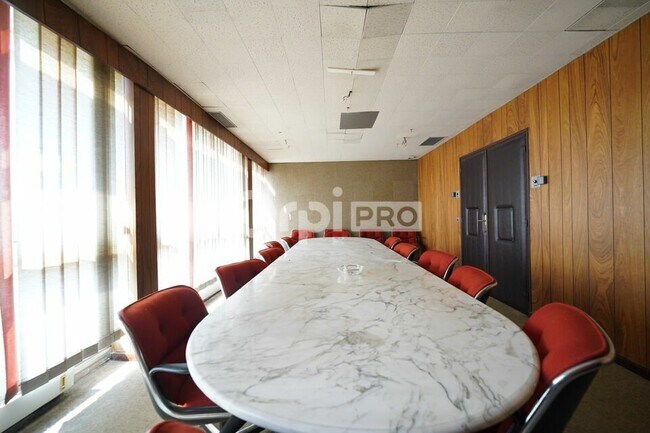 Plus de détails pour Bureau à vendre