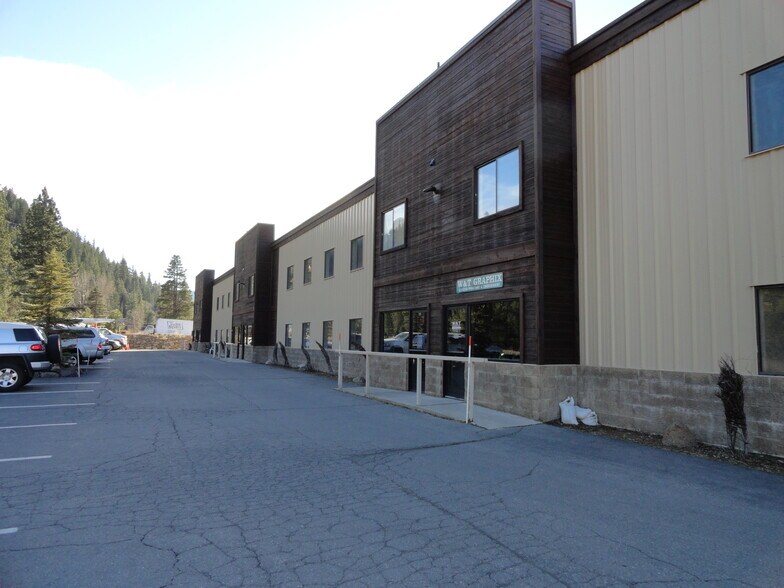 10434 River Park Pl, Truckee, CA à louer - Photo de l’immeuble – Image 2 sur 3