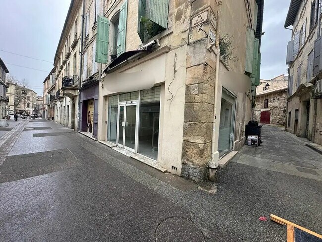 Plus de détails pour Local commercial à louer