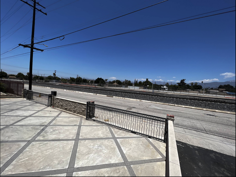 1044 W 1st St, Pomona, CA à vendre - Photo de l’immeuble – Image 3 sur 5