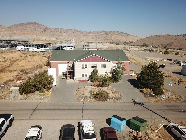 79 Carry Way, Mound House, NV à louer - Photo de l’immeuble – Image 3 sur 13