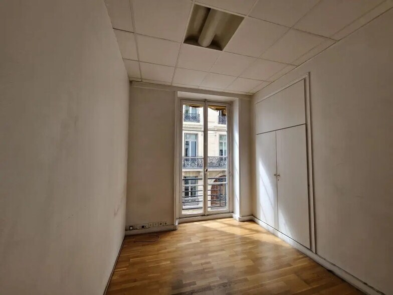 36 Rue Laffitte, Paris à louer - Photo de l’immeuble – Image 2 sur 10