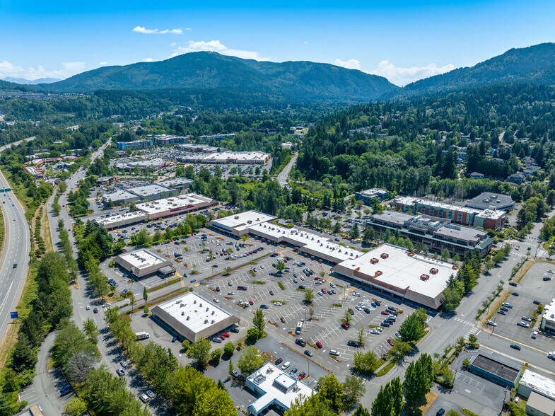 1065 NW Gilman Blvd, Issaquah, WA à louer - Photo de l’immeuble – Image 1 sur 4