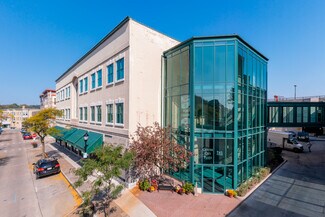 Plus de détails pour 741 N Grand Ave, Waukesha, WI - Bureau à louer
