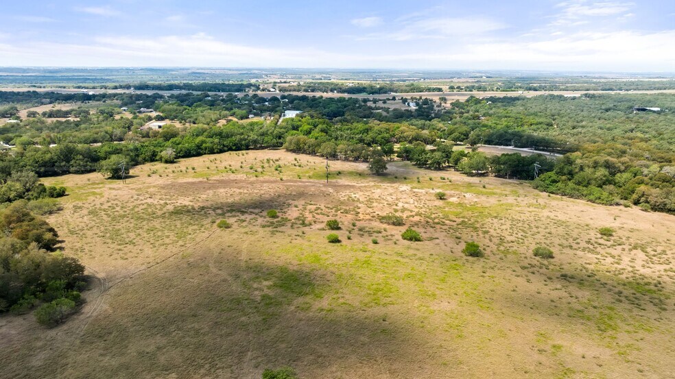 1272 Old Lytton Springs Rd, Lockhart, TX à vendre - Photo de l’immeuble – Image 3 sur 27