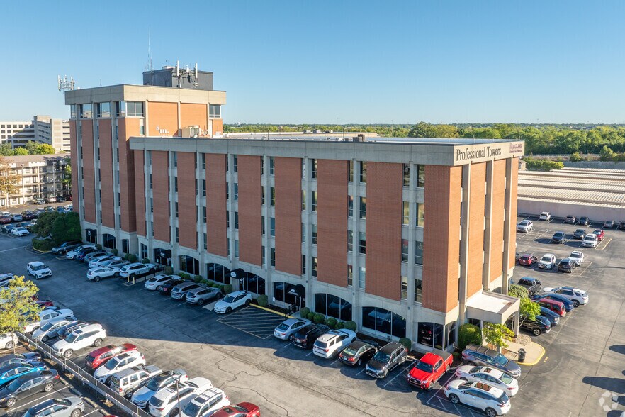 4010 DuPont Cir, Louisville, KY à louer - Photo de l’immeuble – Image 2 sur 2