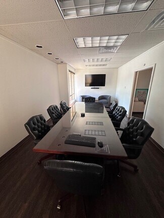 Plus de détails pour 111 W Olmos Dr, San Antonio, TX - Bureau à louer