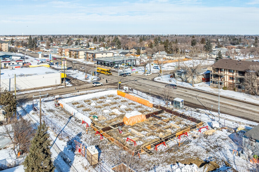 12850 127 St NW, Edmonton, AB à louer - Photo principale – Image 1 sur 5