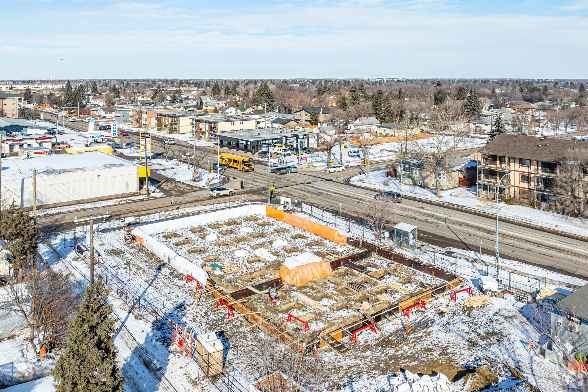 12850 127 St NW, Edmonton, AB à louer Photo principale– Image 1 sur 6