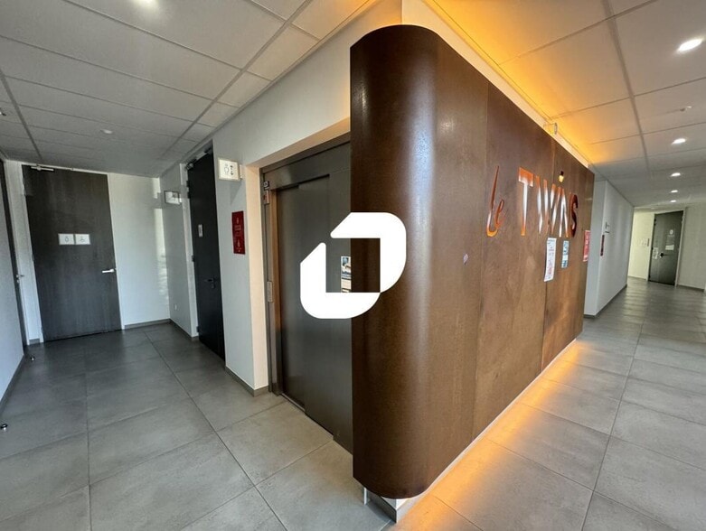 Bureau dans Schiltigheim à louer - Hall d’entrée – Image 2 sur 8
