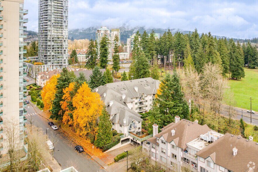 1148 Westwood St, Coquitlam, BC à vendre - Aérien – Image 3 sur 3
