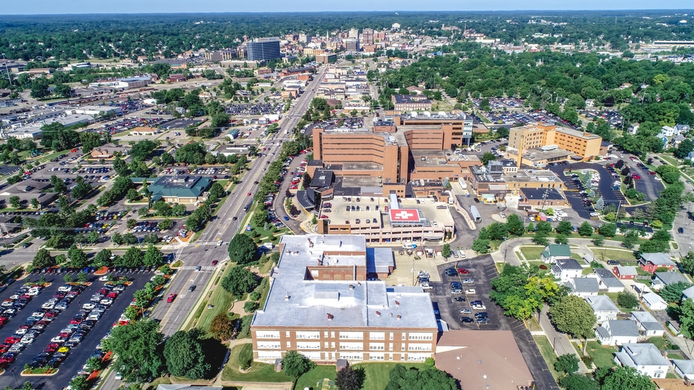 1210 E Michigan Ave, Jackson, MI à vendre - Photo de l’immeuble – Image 3 sur 217
