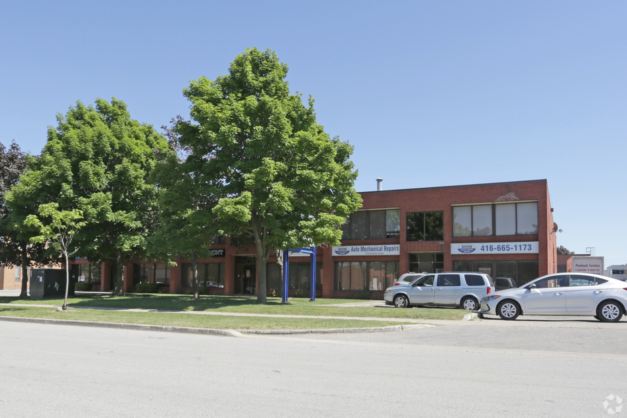 210 Drumlin Cir, Vaughan, ON à louer Photo principale– Image 1 sur 6