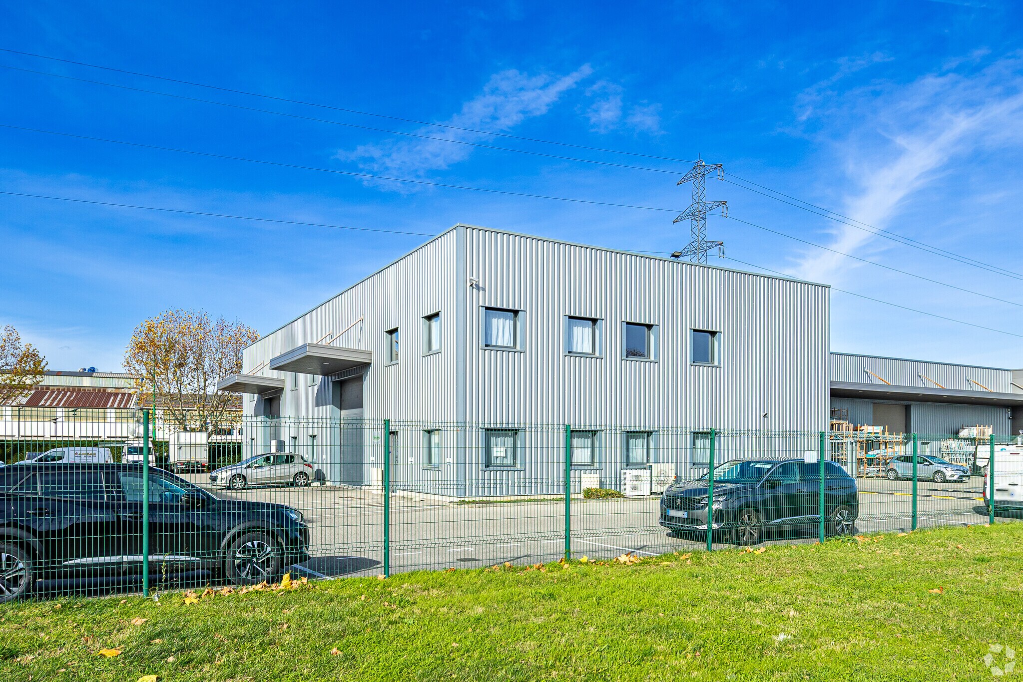 1 Avenue B, Saint-Priest à louer Photo principale– Image 1 sur 3