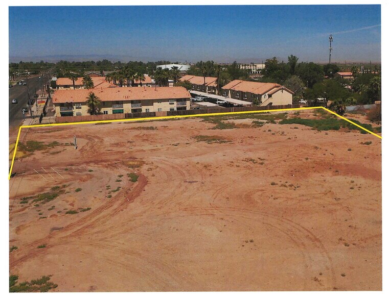 452 W Main St, El Centro, CA à vendre - Aérien – Image 1 sur 9