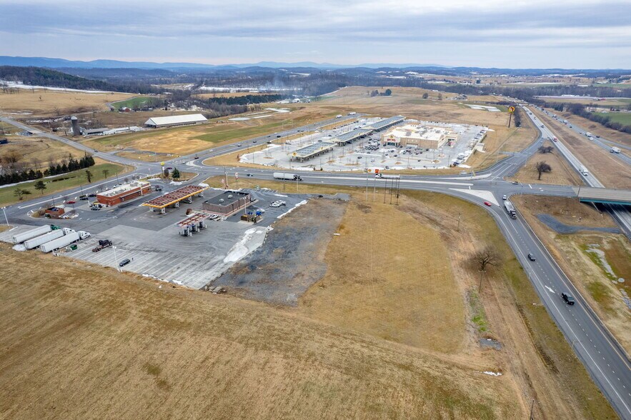 6260 Walton Wy, Mount Crawford, VA à louer - Photo de l’immeuble – Image 2 sur 9