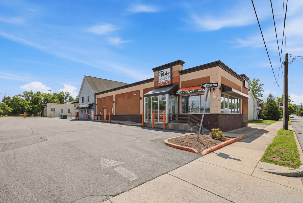 246 N Courtland St, East Stroudsburg, PA à vendre Photo principale– Image 1 sur 21