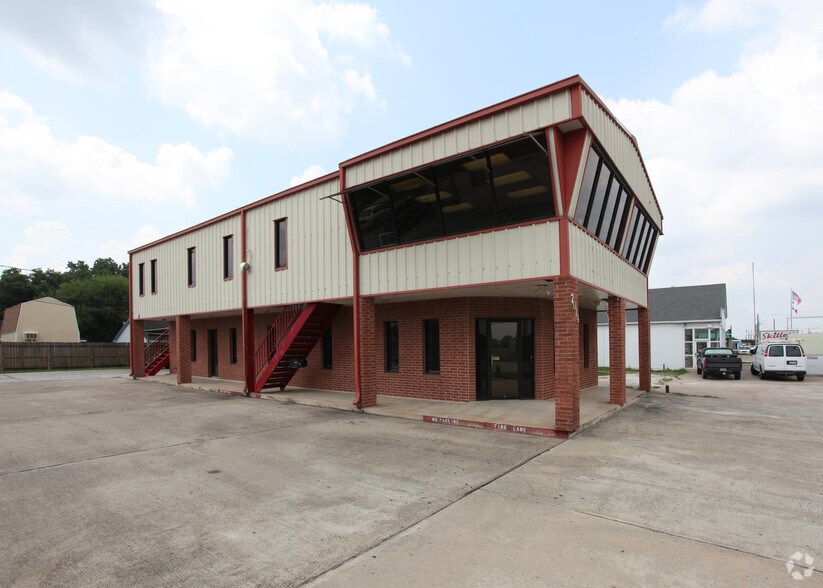 7014 Spencer Hwy, Pasadena, TX à louer - Photo de l’immeuble – Image 1 sur 8