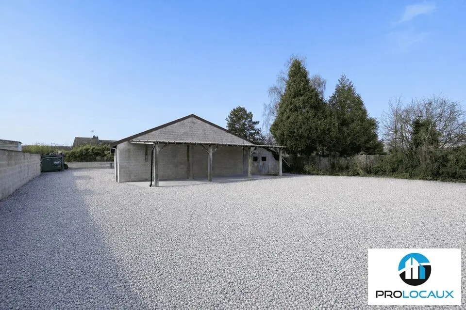 Local d’activités dans Camon à louer Photo de l’immeuble– Image 1 sur 7