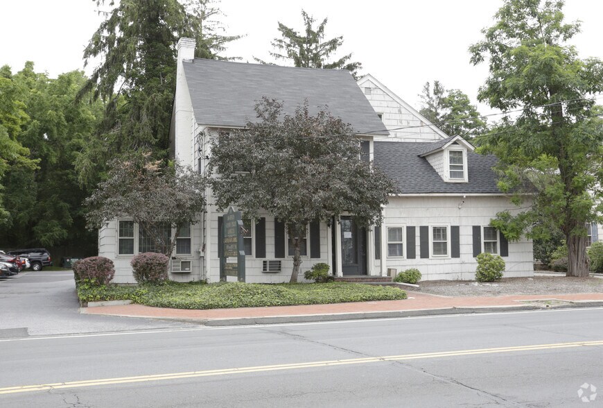 199 E Main St, Smithtown, NY à vendre - Photo de l’immeuble – Image 2 sur 17