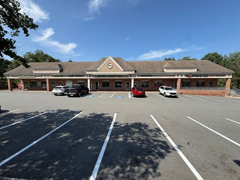 503 N Franklin Tpke, Ramsey, NJ à louer - Photo de l’immeuble – Image 1 sur 11