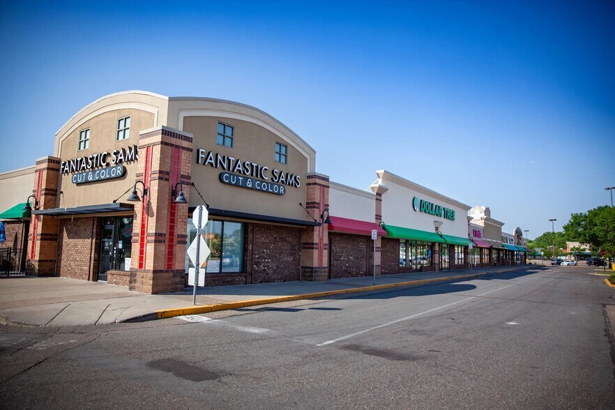 99-145 Willow Bnd, Crystal, MN à louer - Photo principale – Image 1 sur 4