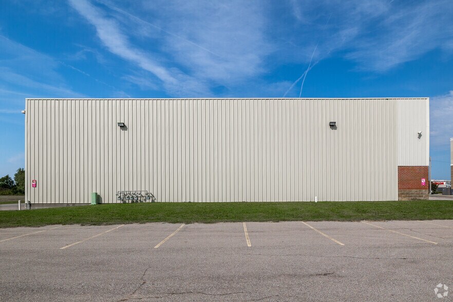 9809 E Orme St, Wichita, KS à louer - Photo de l’immeuble – Image 3 sur 7