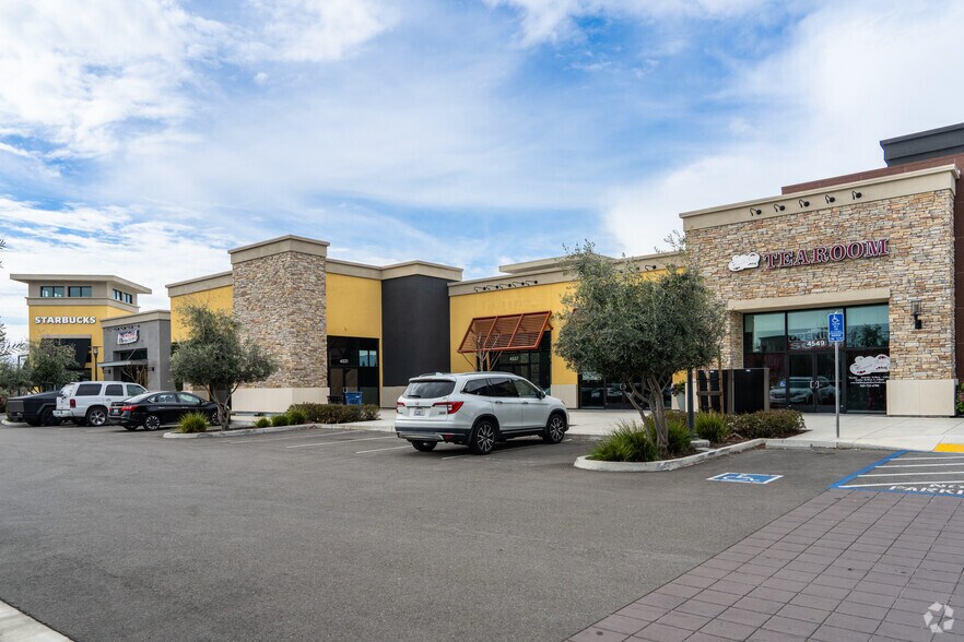 4531-4575 Livermore Outlets Dr, Livermore, CA à vendre - Photo de l’immeuble – Image 1 sur 5