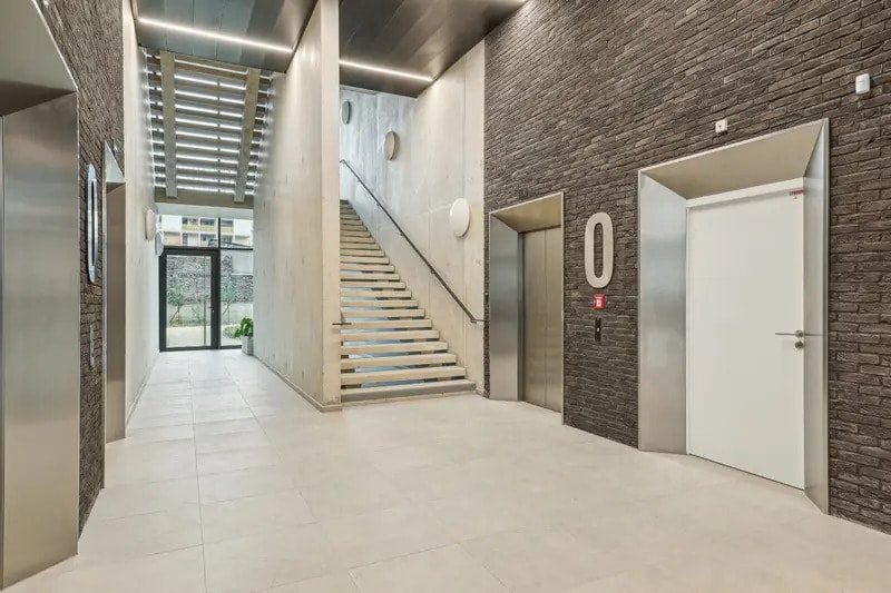 32 Rue Pierre Rigaud, Ivry-sur-Seine à vendre - Hall d’entrée – Image 3 sur 10