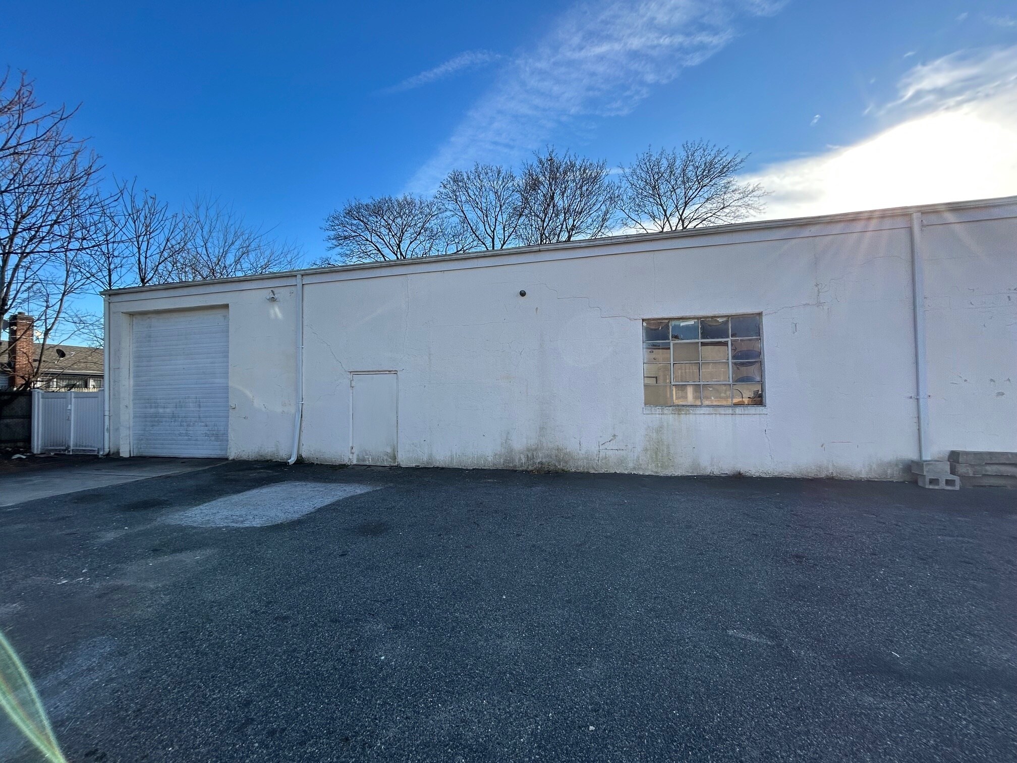 151 Babylon Tpke, Roosevelt, NY à louer Photo principale– Image 1 sur 3