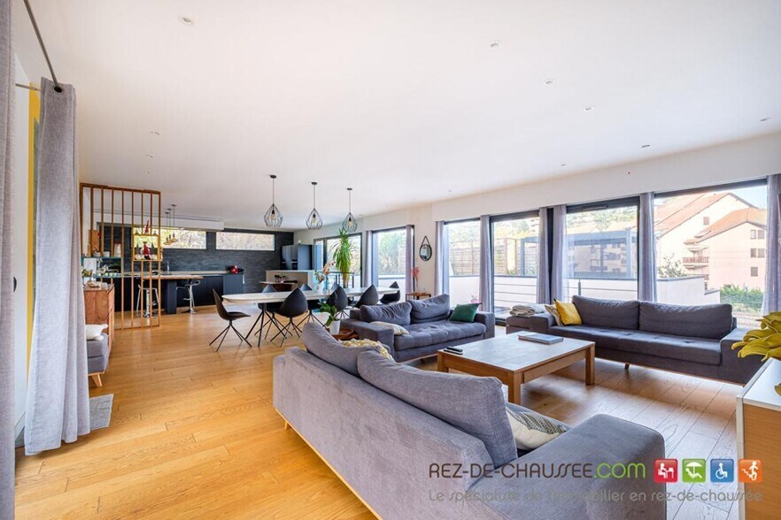 Bureau dans Charbonnières-les-Bains à vendre - Photo de l’immeuble – Image 1 sur 6
