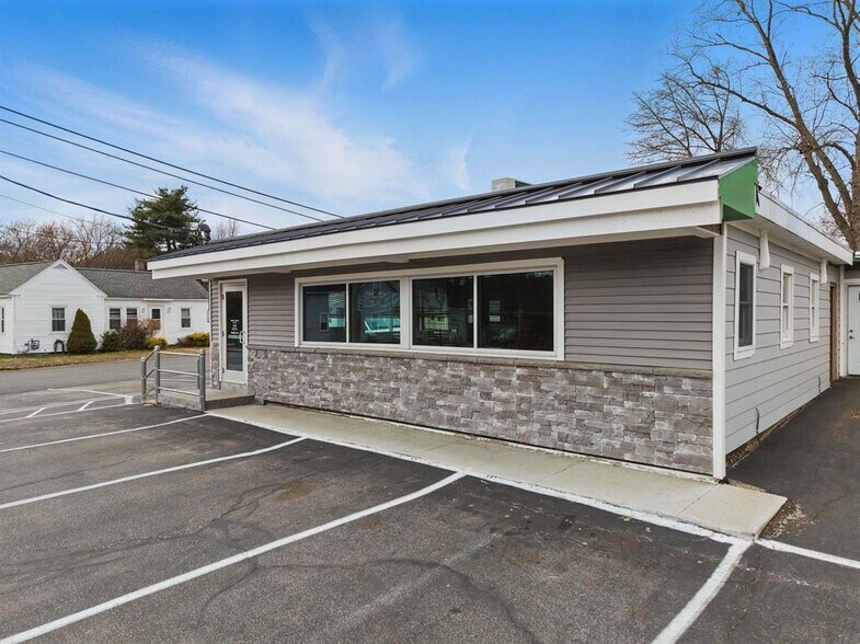 295 Lake St, Nashua, NH à vendre - Photo de l’immeuble – Image 2 sur 26