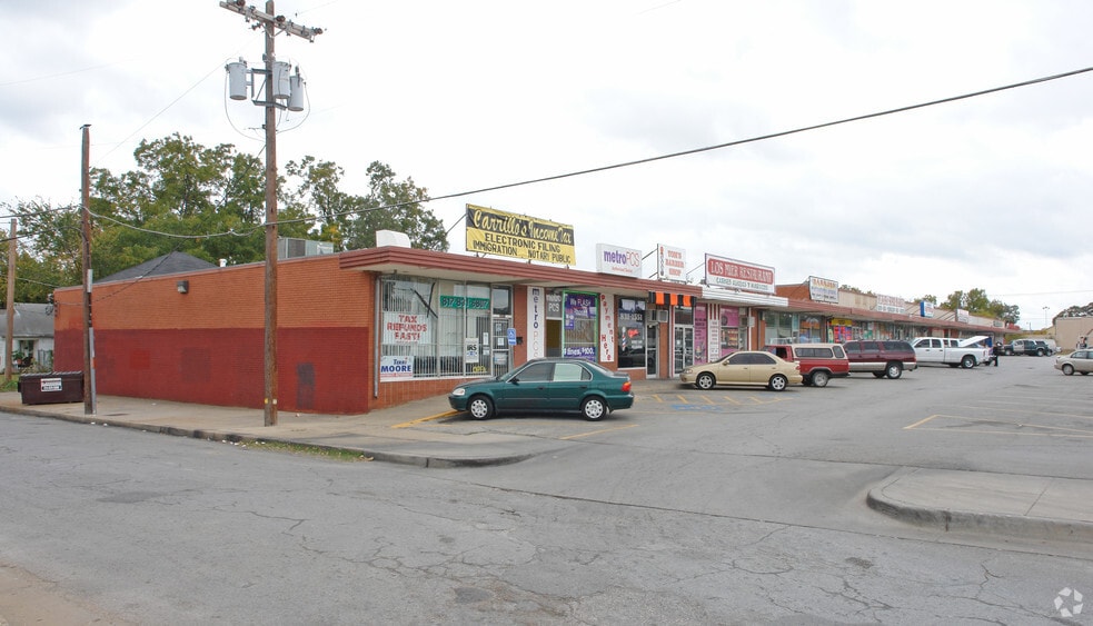 700-740 N Sylvania Ave, Fort Worth, TX à louer - Photo de l’immeuble – Image 3 sur 3
