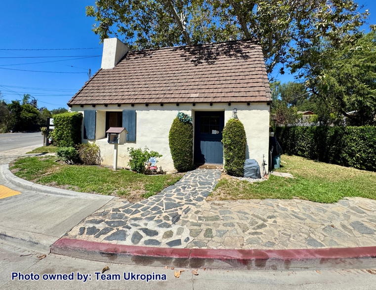 1471 E Altadena Dr, Altadena, CA à vendre - Photo de l’immeuble – Image 2 sur 5