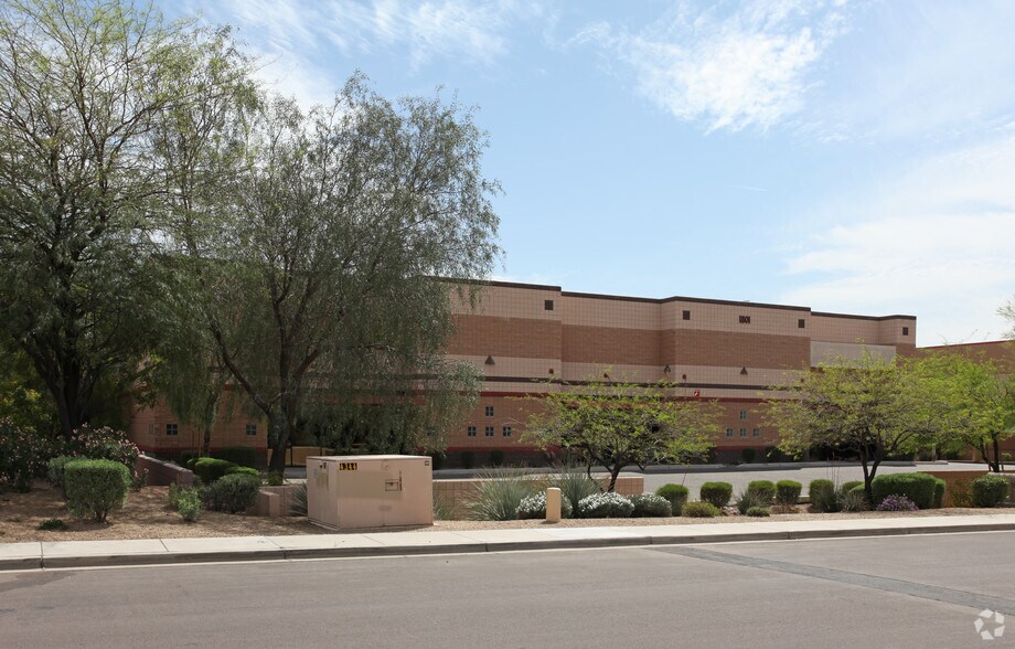 1801 W Parkside Ln, Phoenix, AZ à louer - Photo de l’immeuble – Image 3 sur 3