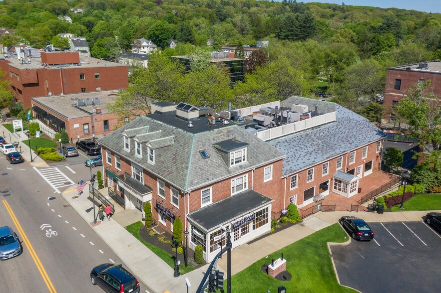 380 Washington St, Wellesley, MA à louer - Photo de l’immeuble – Image 2 sur 7