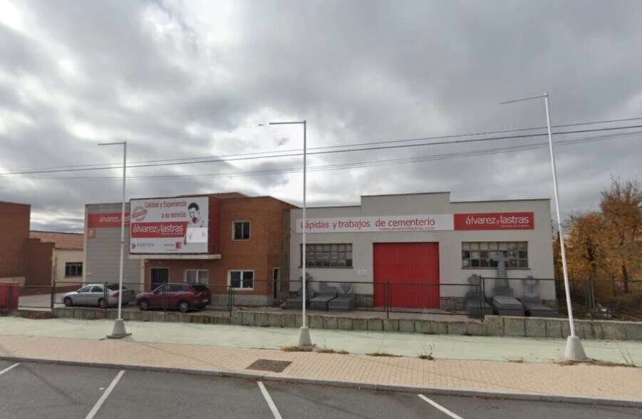 Calle de Jorge de Santayana, 25, Ávila, Ávila à vendre - Photo de l’immeuble – Image 2 sur 2