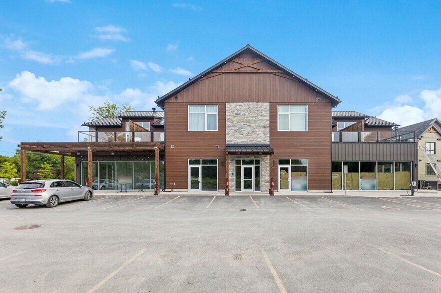 193 Ch D'old Chelsea, Chelsea, QC à louer - Photo de l’immeuble – Image 1 sur 4