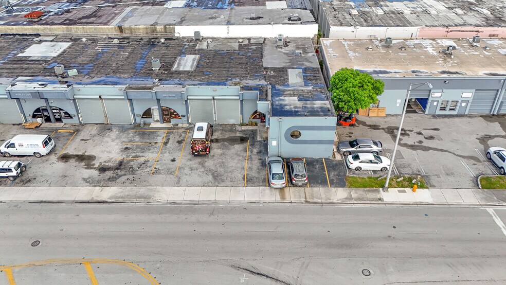 5400-5426 NW 79th Ave, Miami, FL à louer - Photo de l’immeuble – Image 2 sur 5