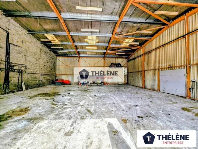 Plus de détails pour Local d'activités à louer