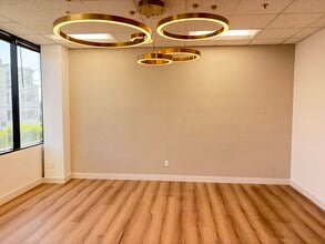 13425 Ventura Blvd, Sherman Oaks, CA à louer Photo intérieure– Image 2 sur 6