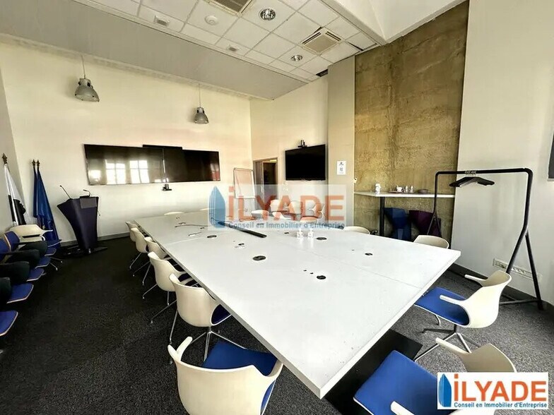 Bureau dans Marseille à louer - Photo de l’immeuble – Image 3 sur 11