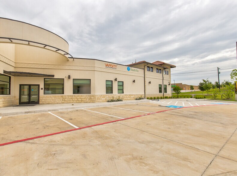 9545 N Beach St, Fort Worth, TX à louer - Photo de l’immeuble – Image 3 sur 17