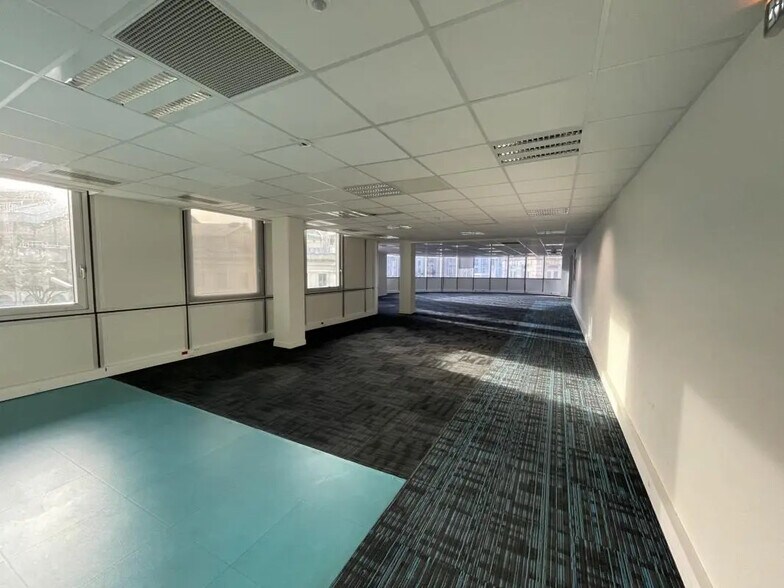 19 Avenue Le Corbusier, Lille à louer - Photo de l’immeuble – Image 2 sur 11