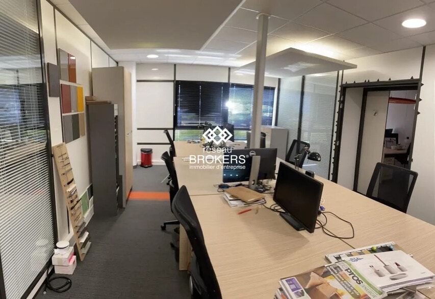 Bureau dans Voiron à louer - Photo intérieure – Image 3 sur 13