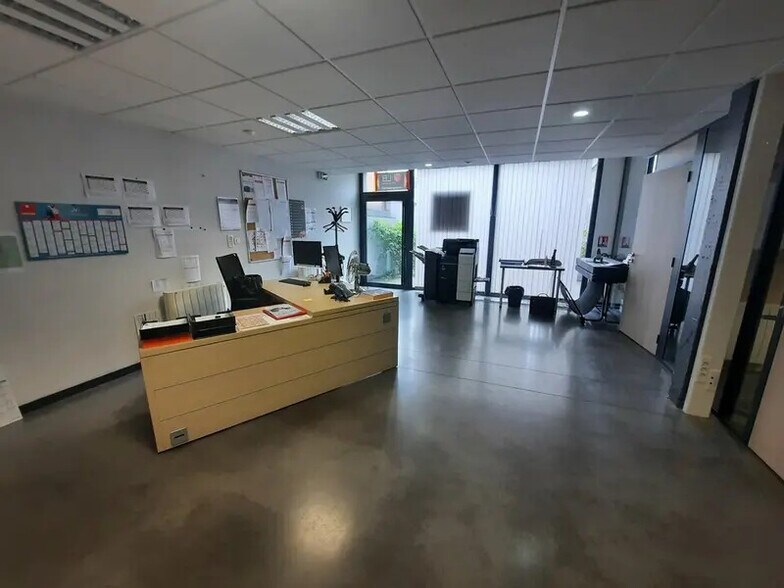 Bureau dans Le Petit-Quevilly à louer - Photo intérieure – Image 2 sur 11