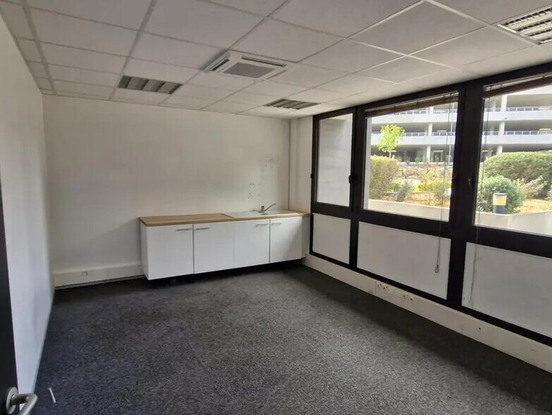 Bureau dans SOPHIA ANTIPOLIS à louer - Photo intérieure – Image 2 sur 7