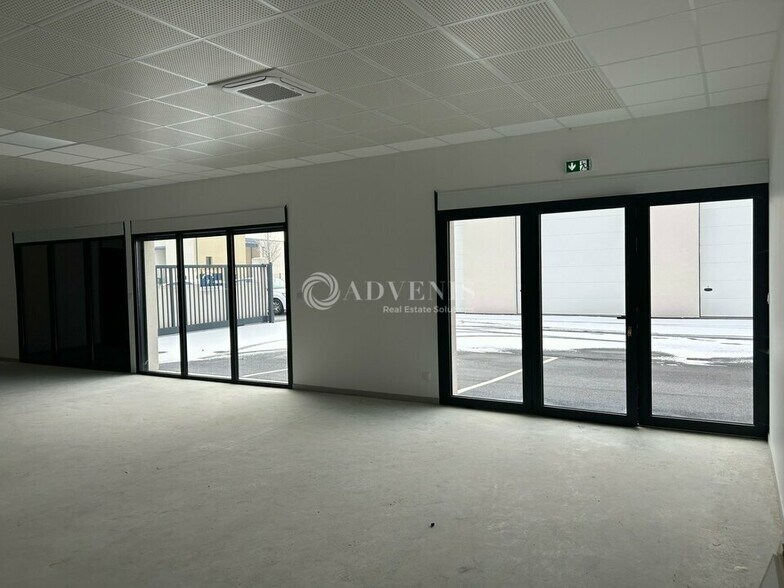 Bureau dans Chargé à vendre - Photo intérieure – Image 2 sur 8