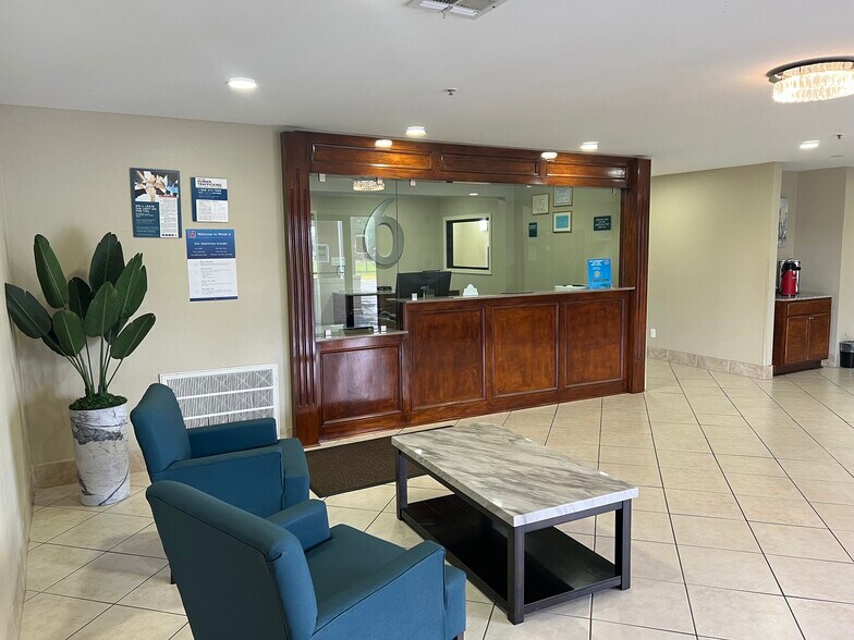 125 Dixie Ave, Houma, LA à vendre - Hall d’entrée – Image 2 sur 8