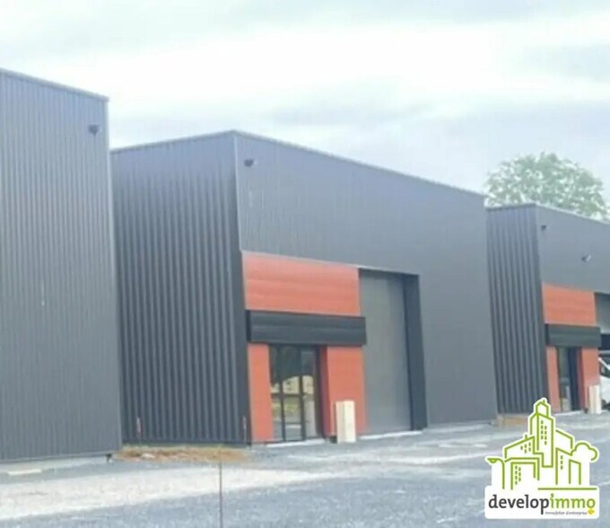 Local d'activités dans Soliers à vendre - Photo de l’immeuble – Image 1 sur 5